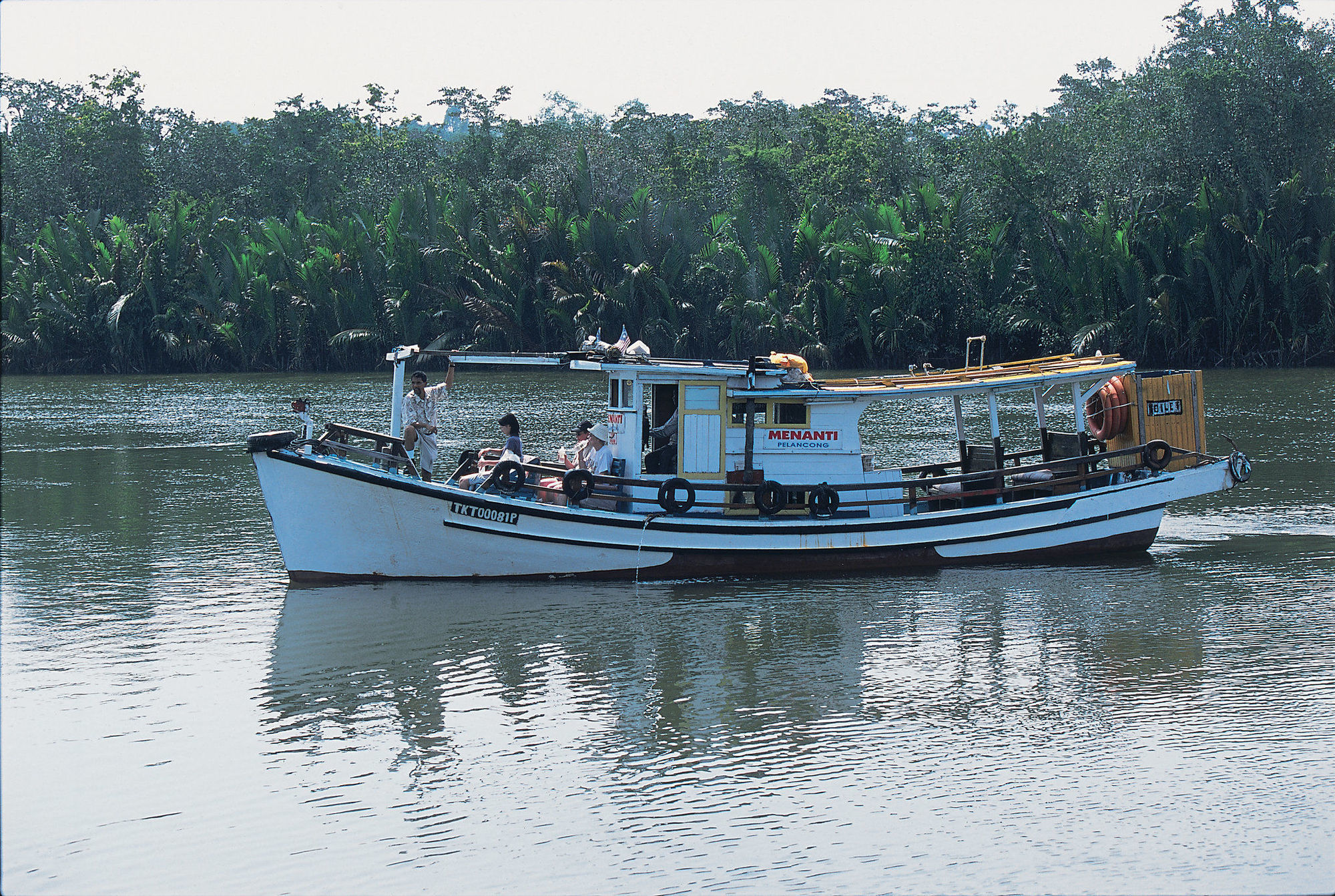 Tanjong Jara Resort, Terengganu - A Small Luxury Hotels Of The World Dungun Esterno foto A fishing boat in the backwaters of Kerala