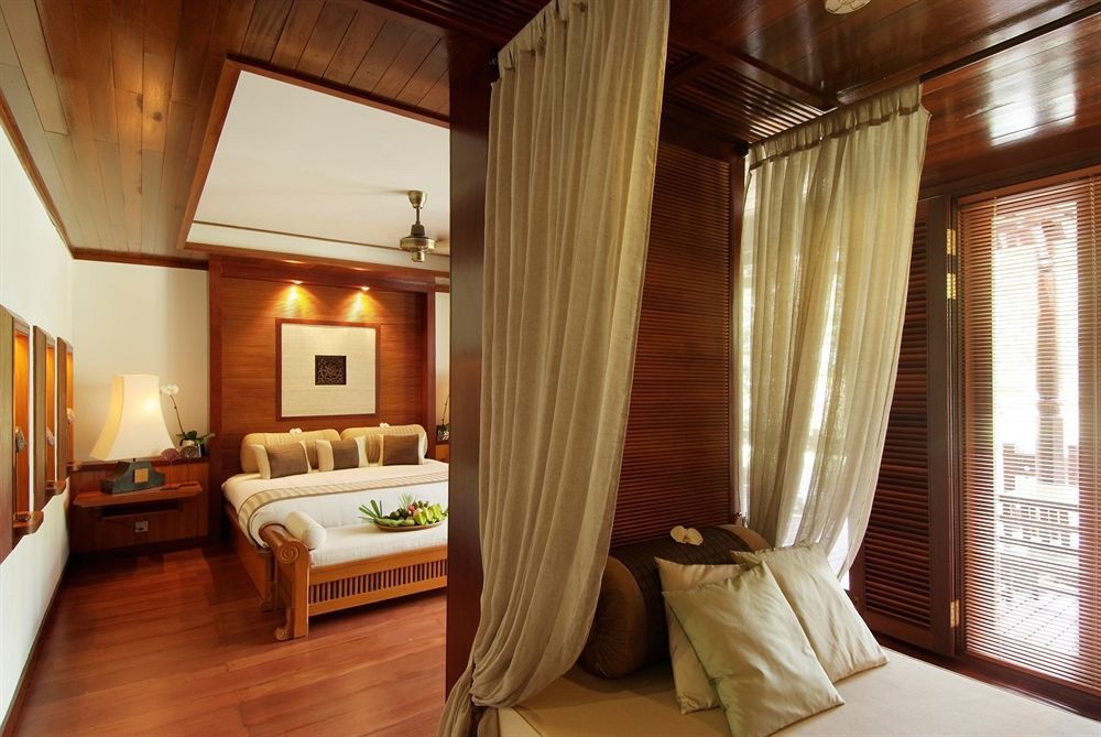 Tanjong Jara Resort, Terengganu - A Small Luxury Hotels Of The World Dungun Esterno foto A bedroom at the resort