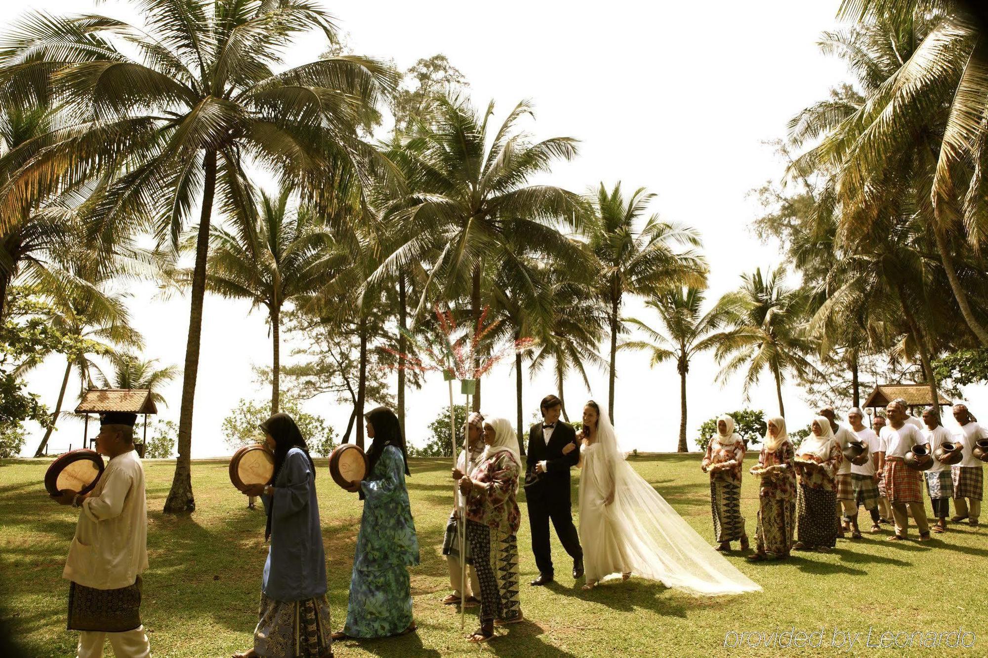 Tanjong Jara Resort, Terengganu - A Small Luxury Hotels Of The World Dungun Esterno foto A wedding in Fiji
