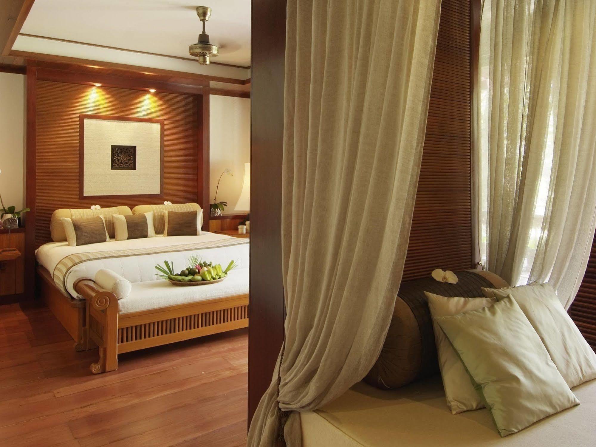 Tanjong Jara Resort, Terengganu - A Small Luxury Hotels Of The World Dungun Camera foto A bedroom at the Taj Bengal