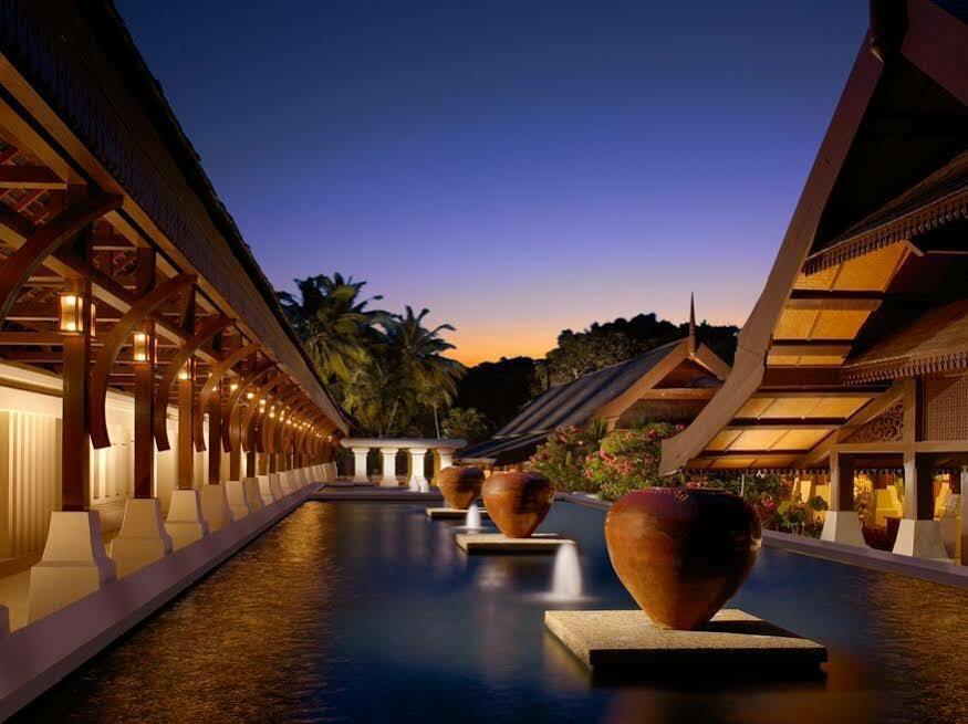 Tanjong Jara Resort, Terengganu - A Small Luxury Hotels Of The World Dungun Esterno foto The resort's main lobby